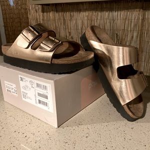 Birkenstock Arizona platform sandal